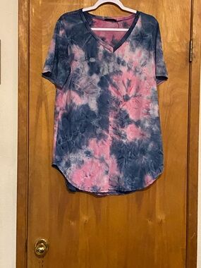 Tie-Dye V-Neck Short Sleeve Top - Pink & Blue